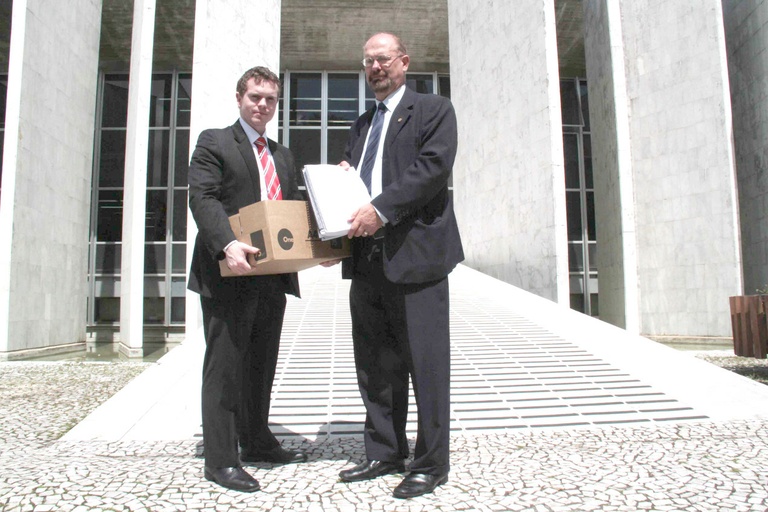  Tribunal de Contas do Estado recebe relatório final da CPI 