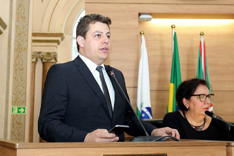 FILIPI_OLIVEIRA.jpg FILIPI_OLIVEIRA.jpg