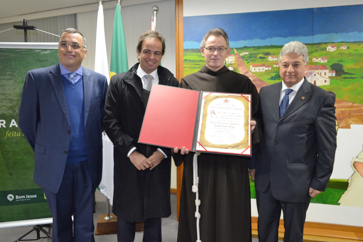 120 anos do Colégio Bom Jesus são celebrados em sessão solene