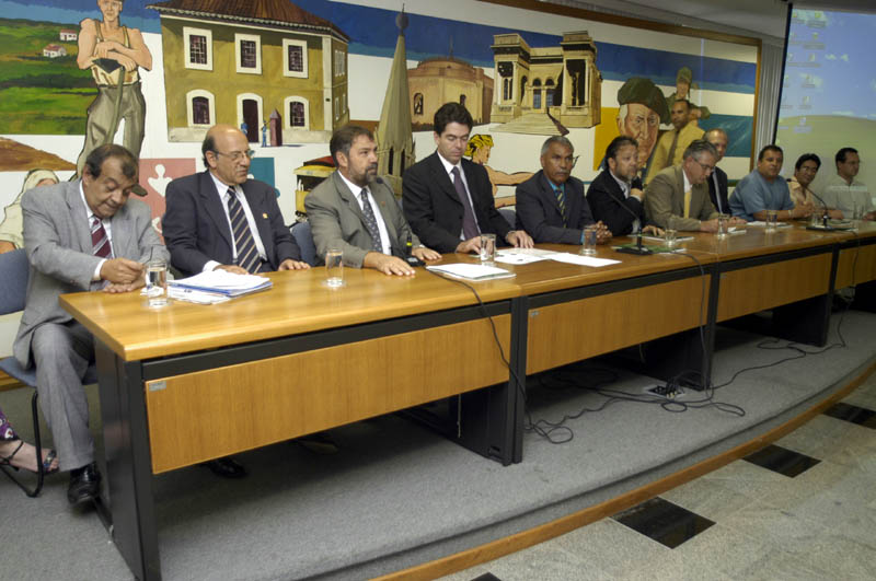 1ª Sempat lota auditório da Câmara de Curitiba 