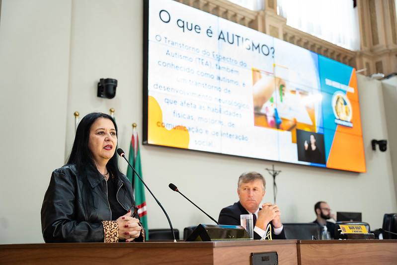 Na CMC, terapeuta pede suporte a famílias com crianças autistas