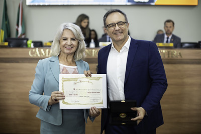 Maurício José Silva Cunha recebe Prêmio