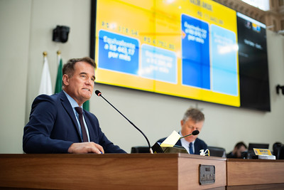 Tico Kuzma na tribuna