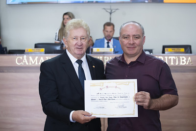 Tito Zeglin homenageia empresário Nilson Picussa