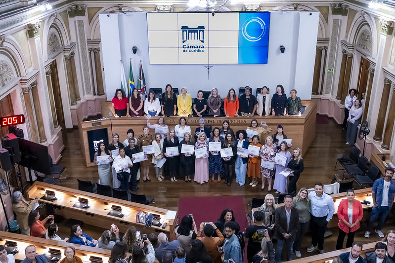 8 de Março: Câmara de Curitiba homenageia mulheres em Sessão Solene