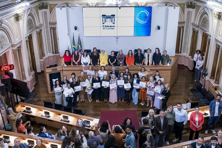8 de Março: Câmara de Curitiba homenageia mulheres em Sessão Solene