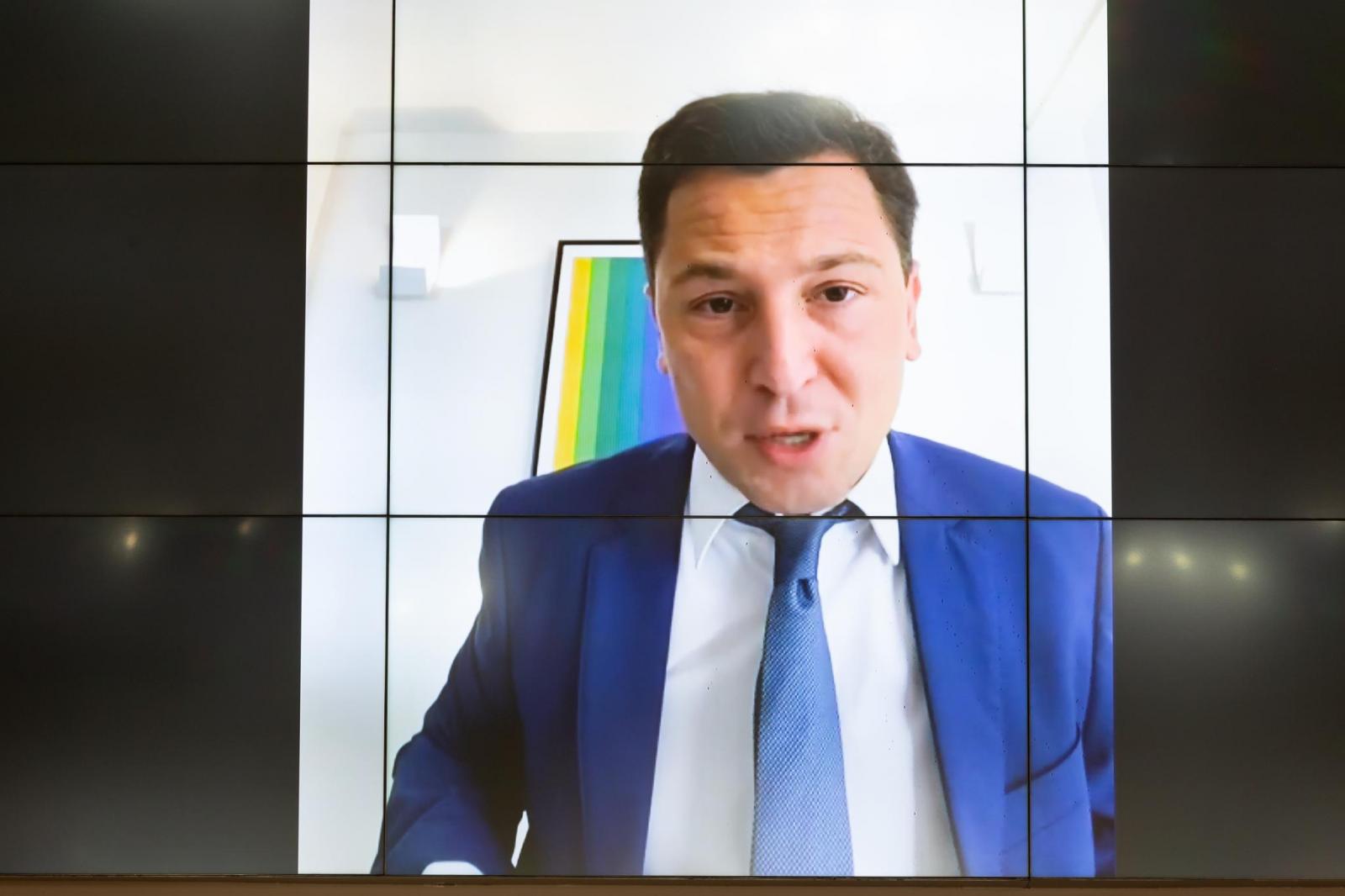 Líder do prefeito desde a gestão passada, Pier Petruzziello fez a saudação oficial a Rafael Greca. (Foto: Carlos Costa/CMC)