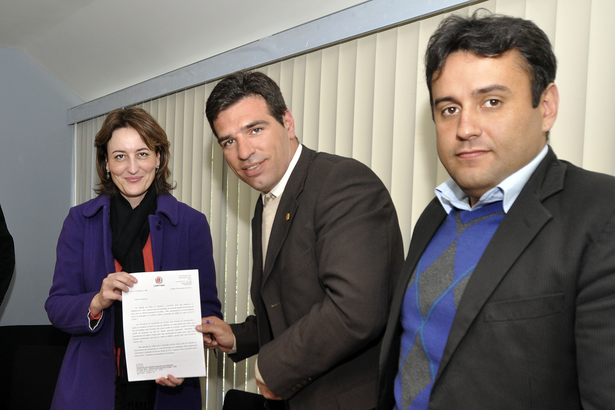 À Comissão da Copa, Eleonora Fruet justifica empréstimo para obras 