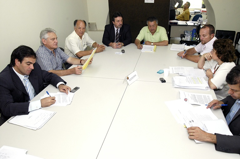 Abertura de crédito passa por comissão 