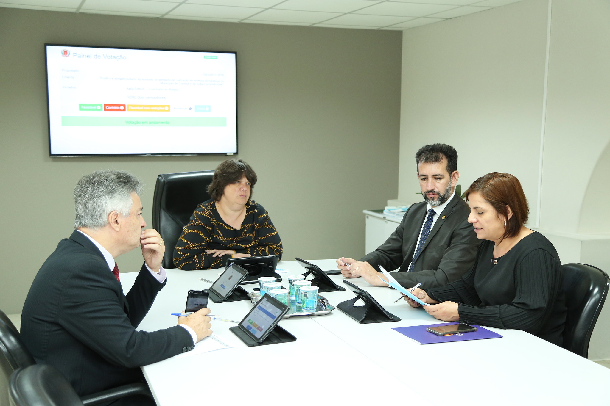 Acatada obrigatoriedade do atestado de animais castrados