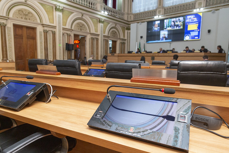 Acatada pela CCJ criação de cargos comissionados na Prefeitura de Curitiba