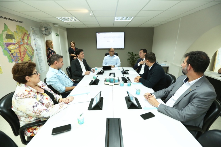 Acatado pela CCJ uso compartilhado de cozinhas nos food trucks
