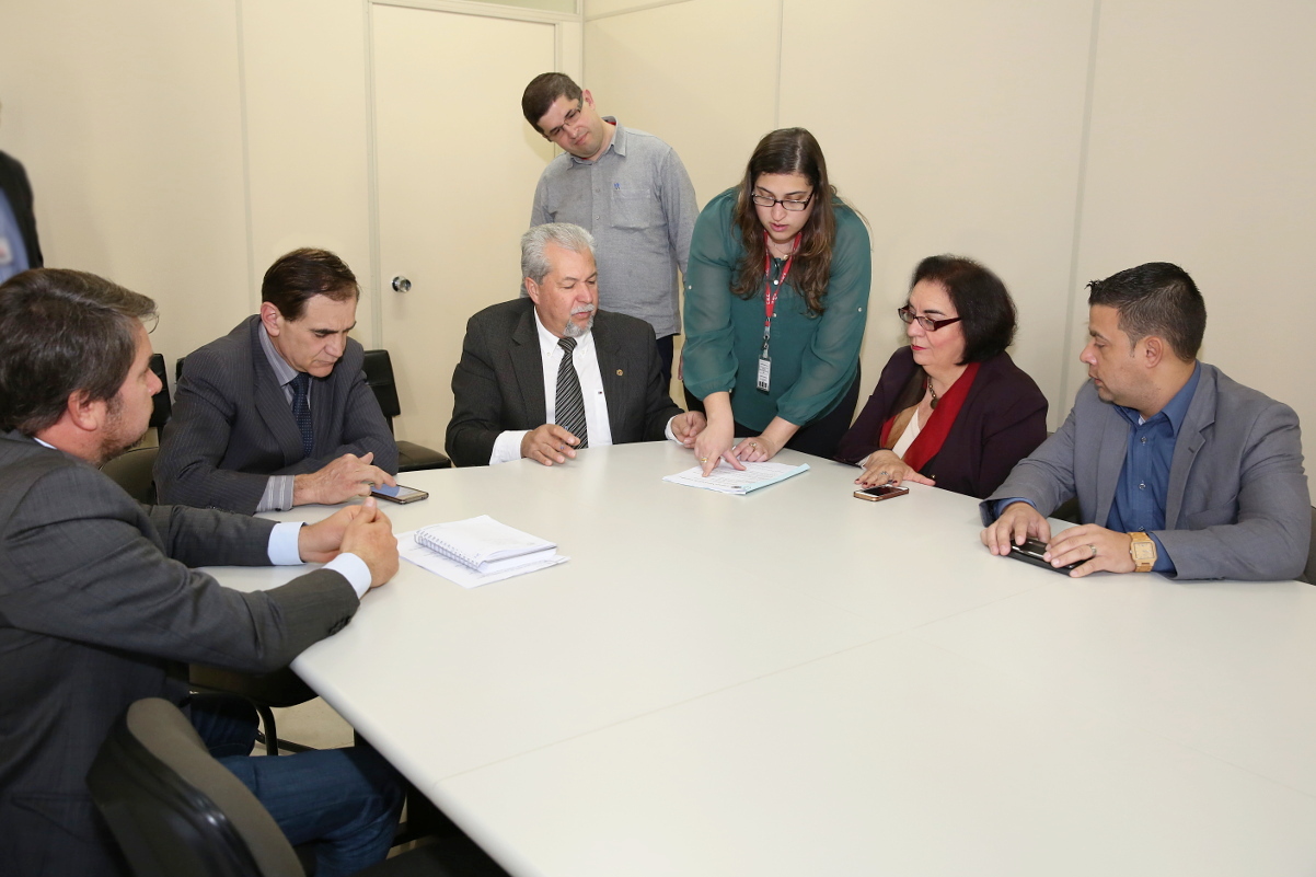 Acatado uso de elevadores dos ônibus por carrinhos de bebê