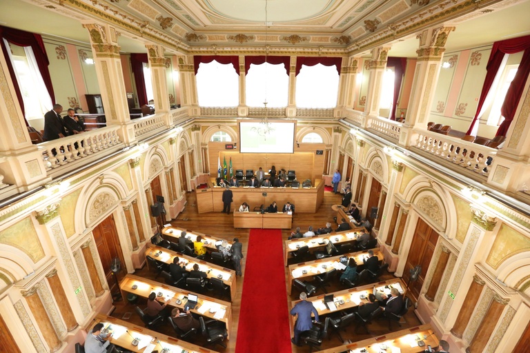 Acatados incentivo a microcervejarias e alerta à Síndrome do Bebê Sacudido