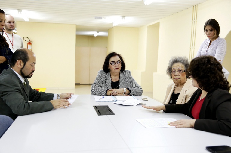 Acatados projetos que alteram carreira da educação infantil 