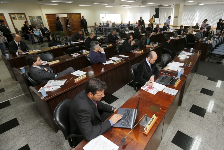 Adiada mudança no procedimento de doação de terrenos  