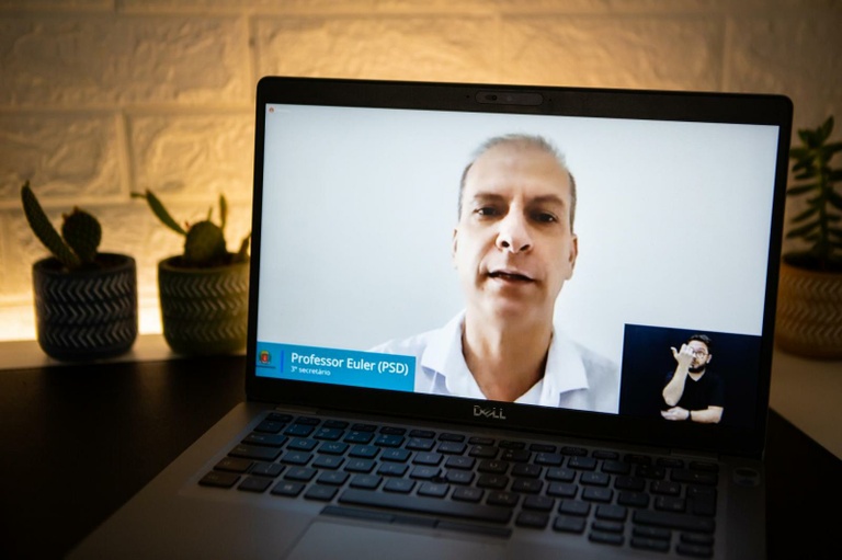 Adiada votação de projeto para revisar diretrizes ambientais