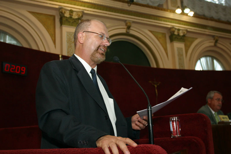 Adiada votação sobre o horário dos bares 