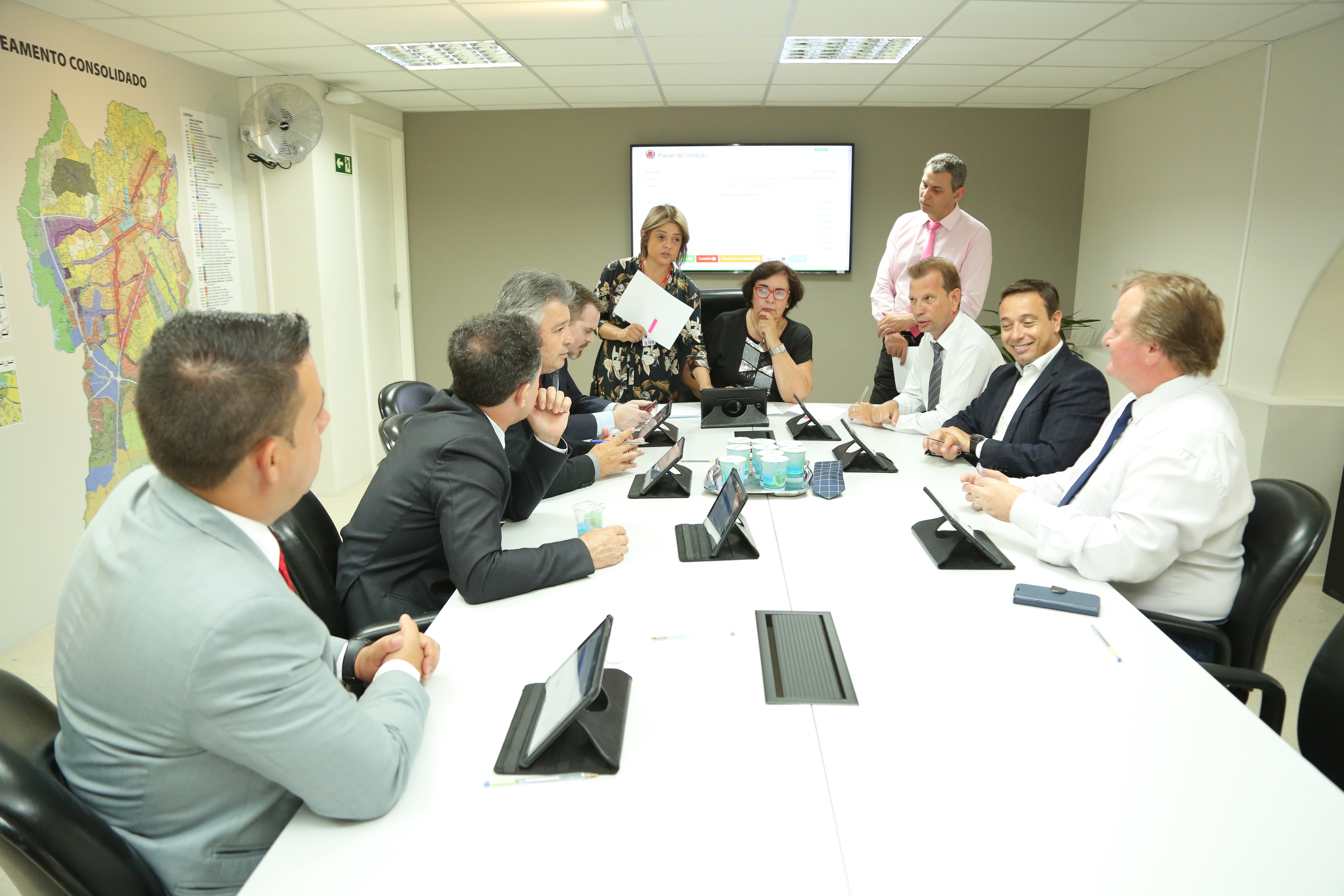 Admitida mudança na Lei Orgânica para contratar servidor temporário