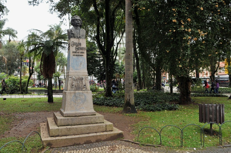 Adoção de logradouros públicos poderá incluir monumentos 