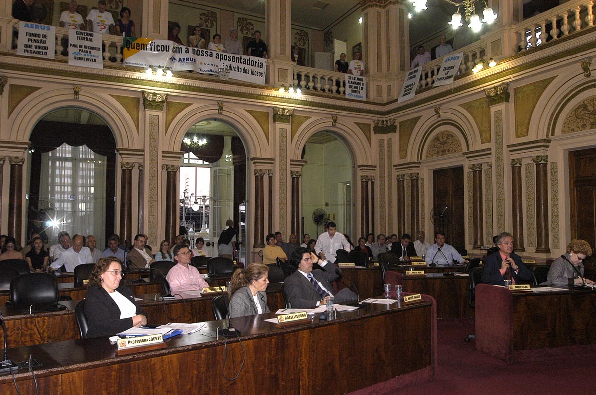 Aeronautas fazem apelo aos vereadores 