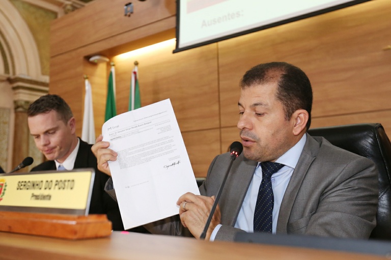 Agnaldo Timóteo pede perdão aos curitibanos e aos vereadores