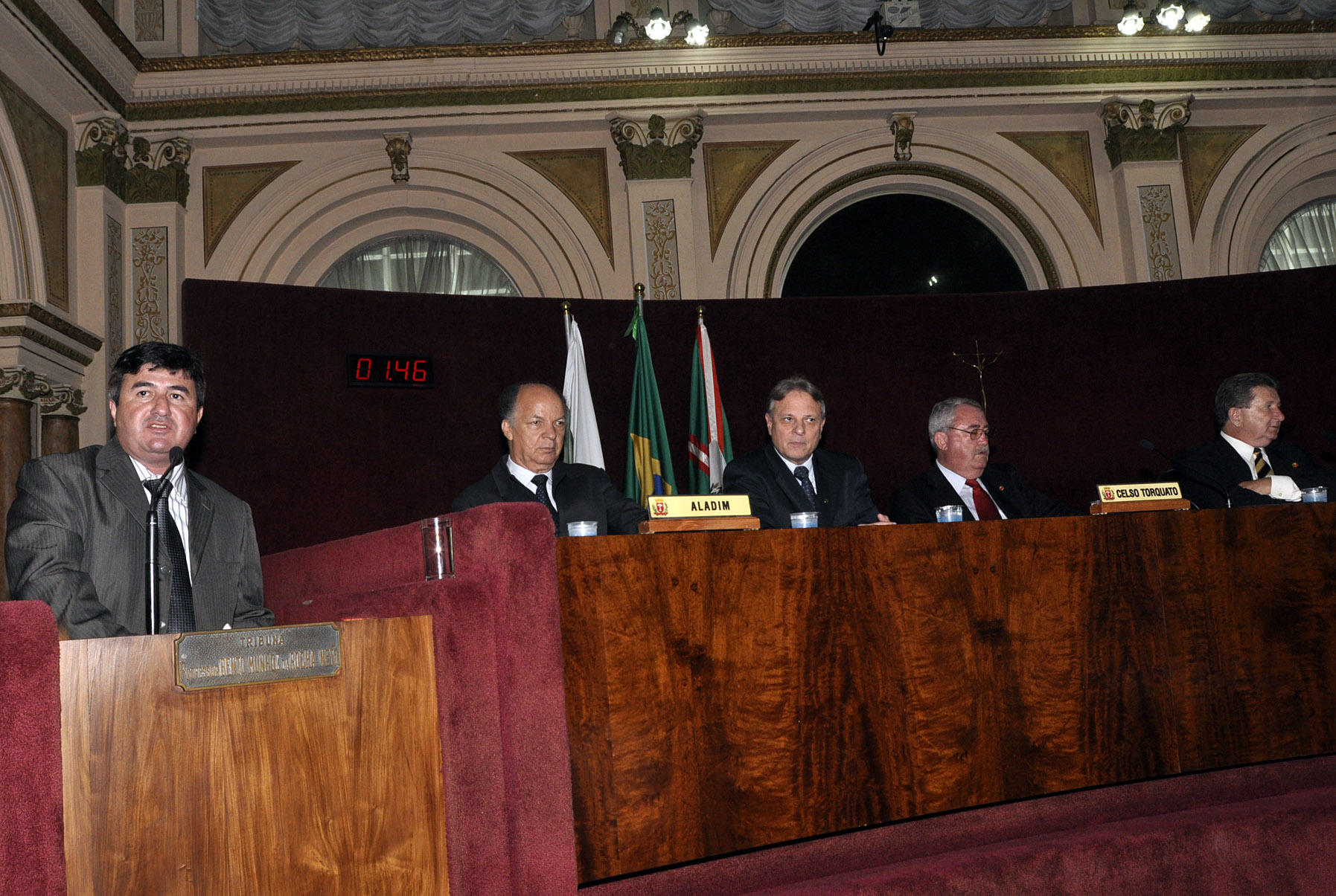 Água em Curitiba e região não é boa, afirma biólogo  