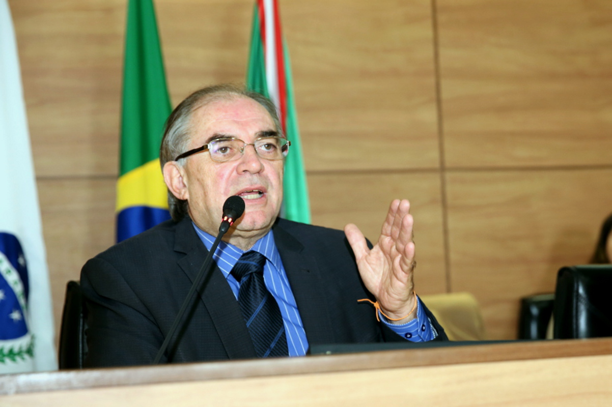 Ajuste fiscal pode afetar Saúde e Educação, alerta Scatolin