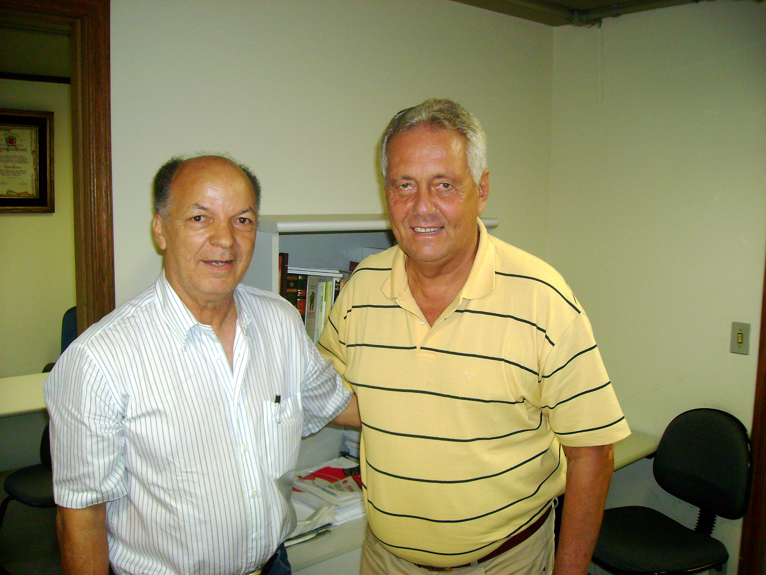 Aladim recebe a visita de Wright 