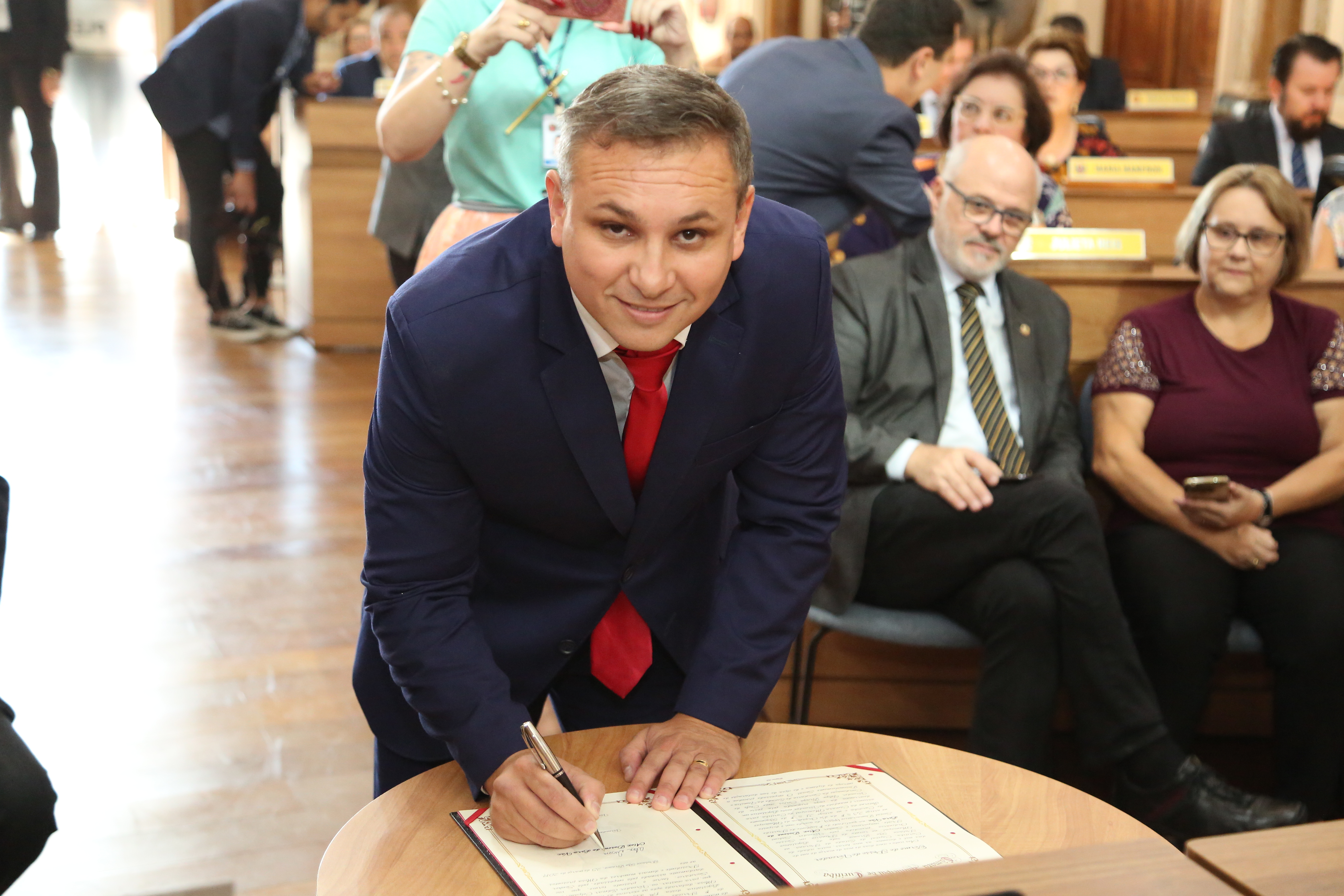 Alex Rato, suplente do PSD, assume vaga de vereador em Curitiba