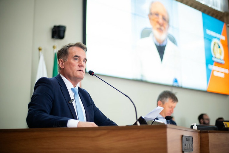 Contra cigarro eletrônico, Lei Antifumo de Curitiba será ampliada