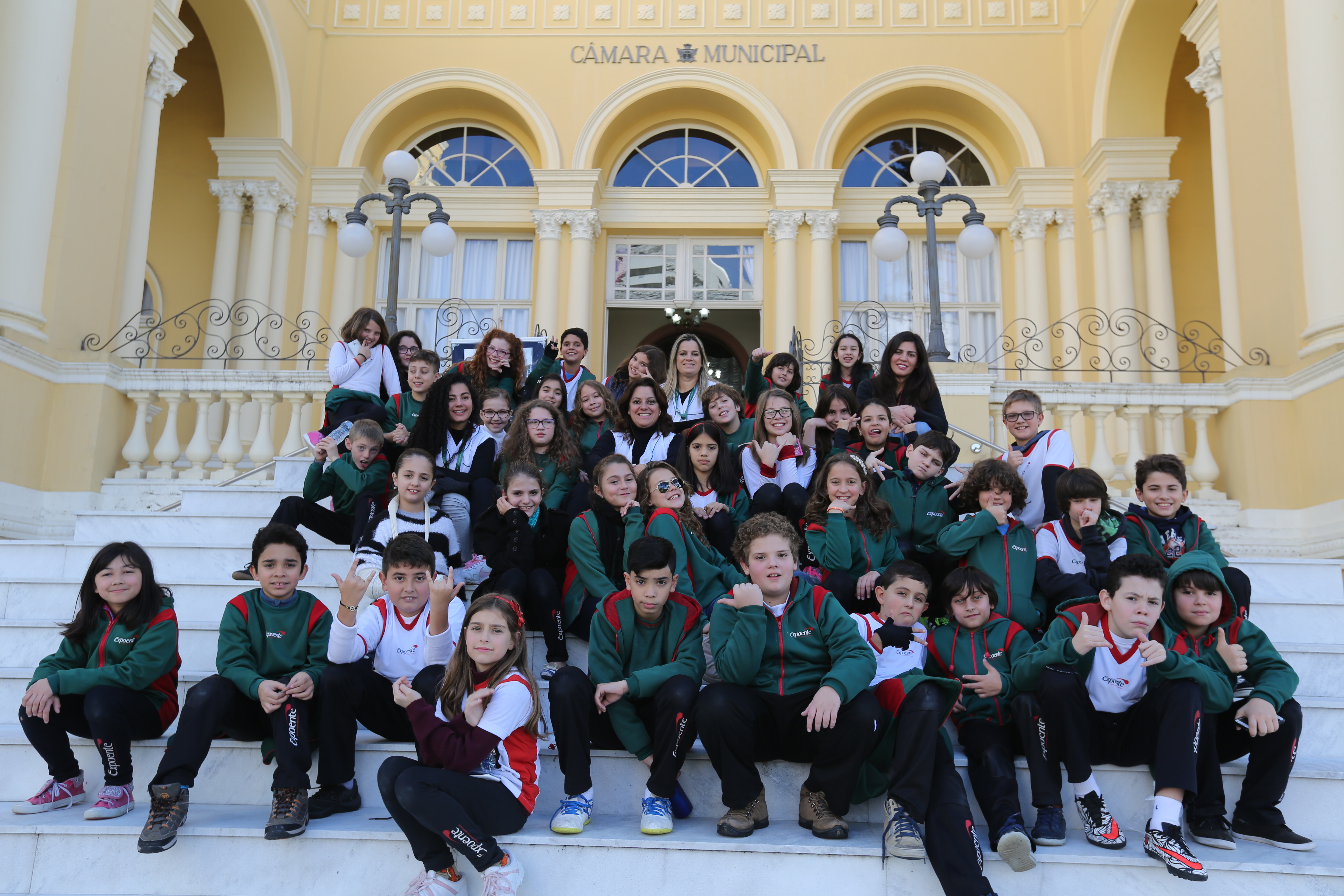 Alunos do Colégio Expoente visitam exposição Curitiba Ontem e Hoje