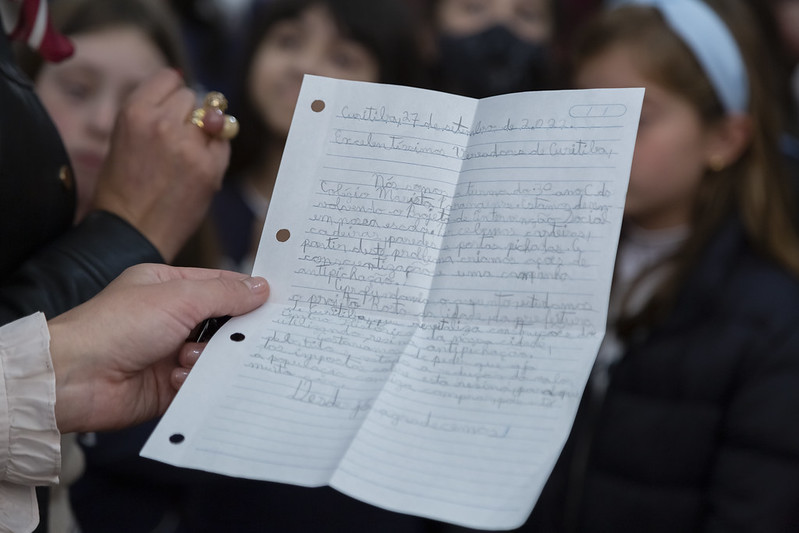 Alunos do Colégio Marista entregam carta com sugestão para a Câmara Municipal de Curitiba