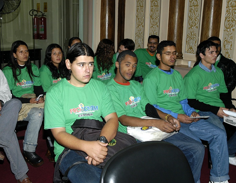 Alunos pedem mudança da Semana Jovem para abril 
