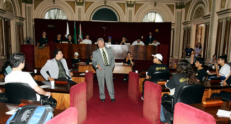 Alunos têm aula sobre processo legislativo 