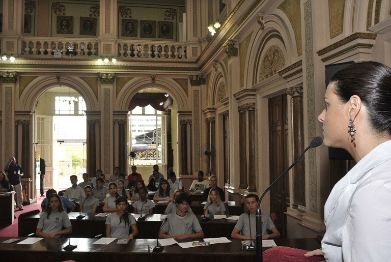 Alunos visitam a Câmara e debatem propostas 