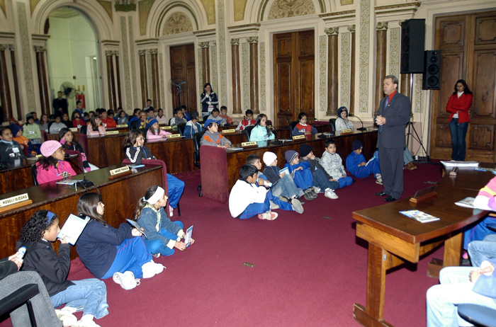 Alunos visitam a Câmara Municipal 