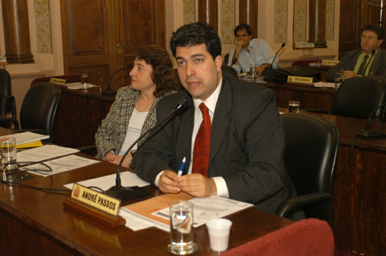 André Passos defende o desarmamento 