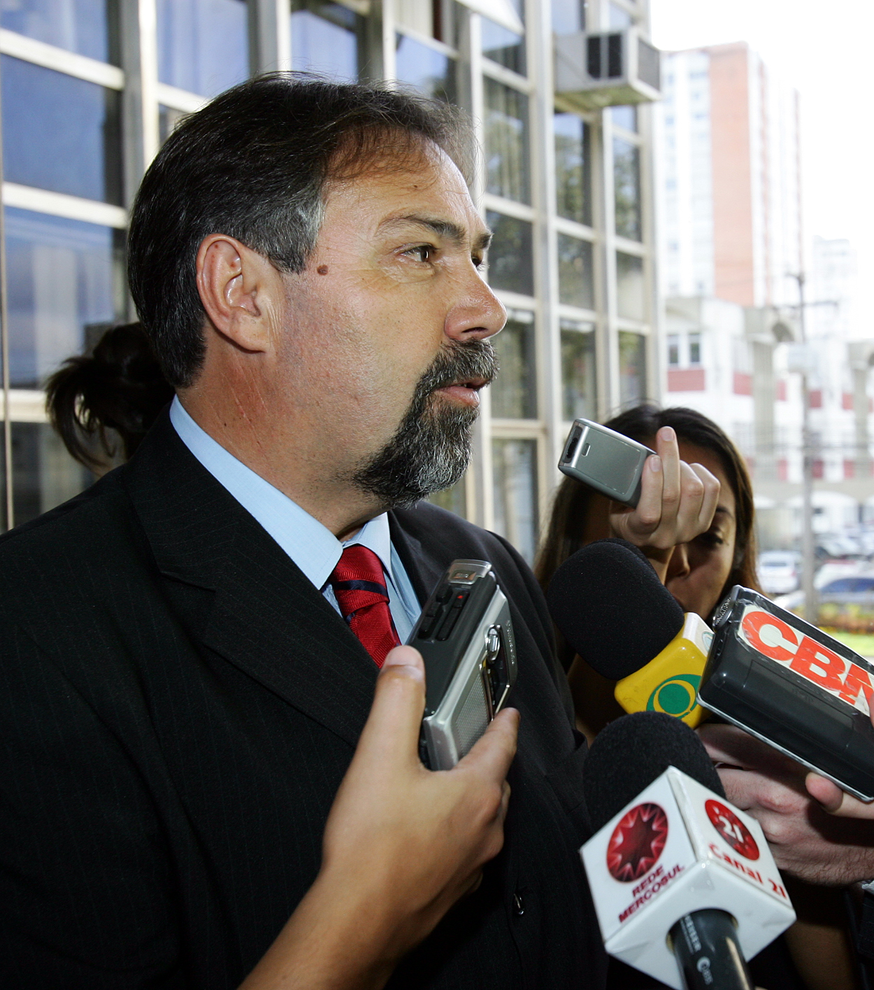 Ano será de muito trabalho, diz Derosso 