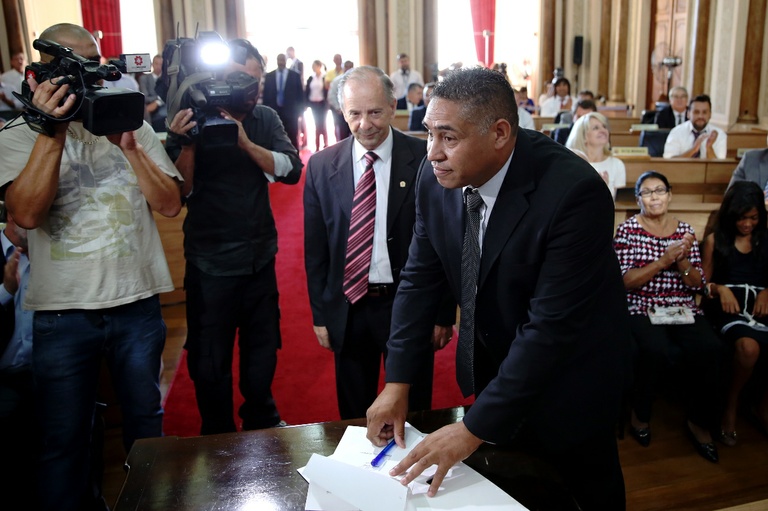 Ao tomar posse, Edson do Parolin se declara independente