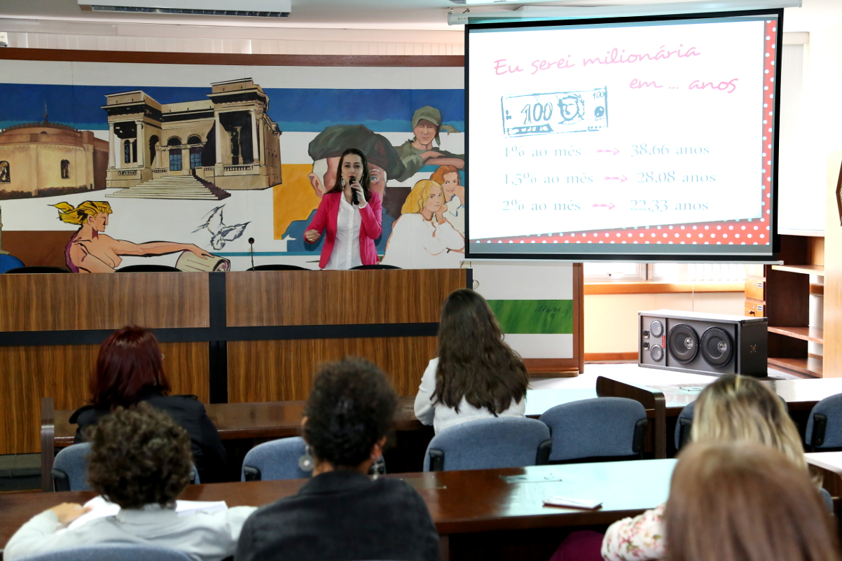 Apenas 6,3% das brasileiras são empreendedoras, diz palestrante