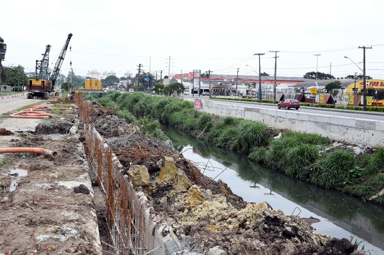 Após alagamentos, audiência pública discutirá obras no rio Pinheirinho