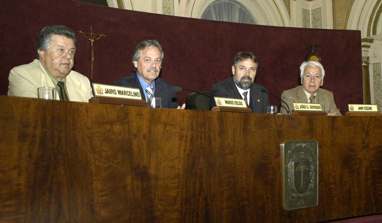 Aprovada a LDO com cinco emendas 