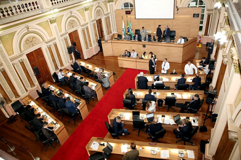 Aprovada alteração no auxílio jurídico a servidores