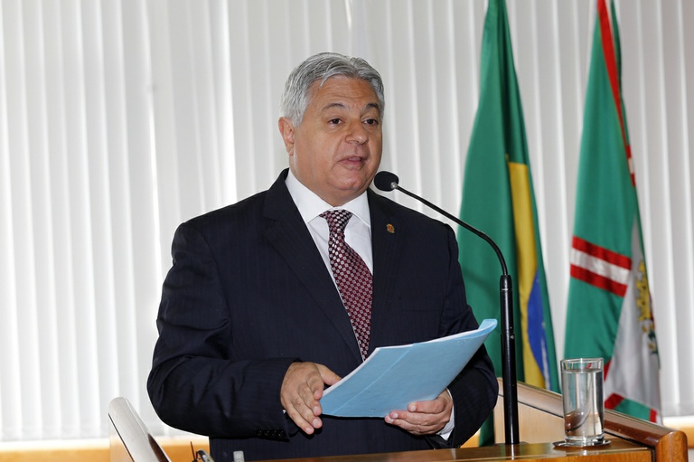 Aprovada cidadania honorária a professor português