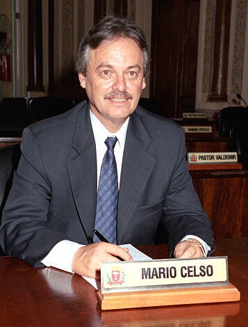 Aprovada dispensa da autenticação em documentos 