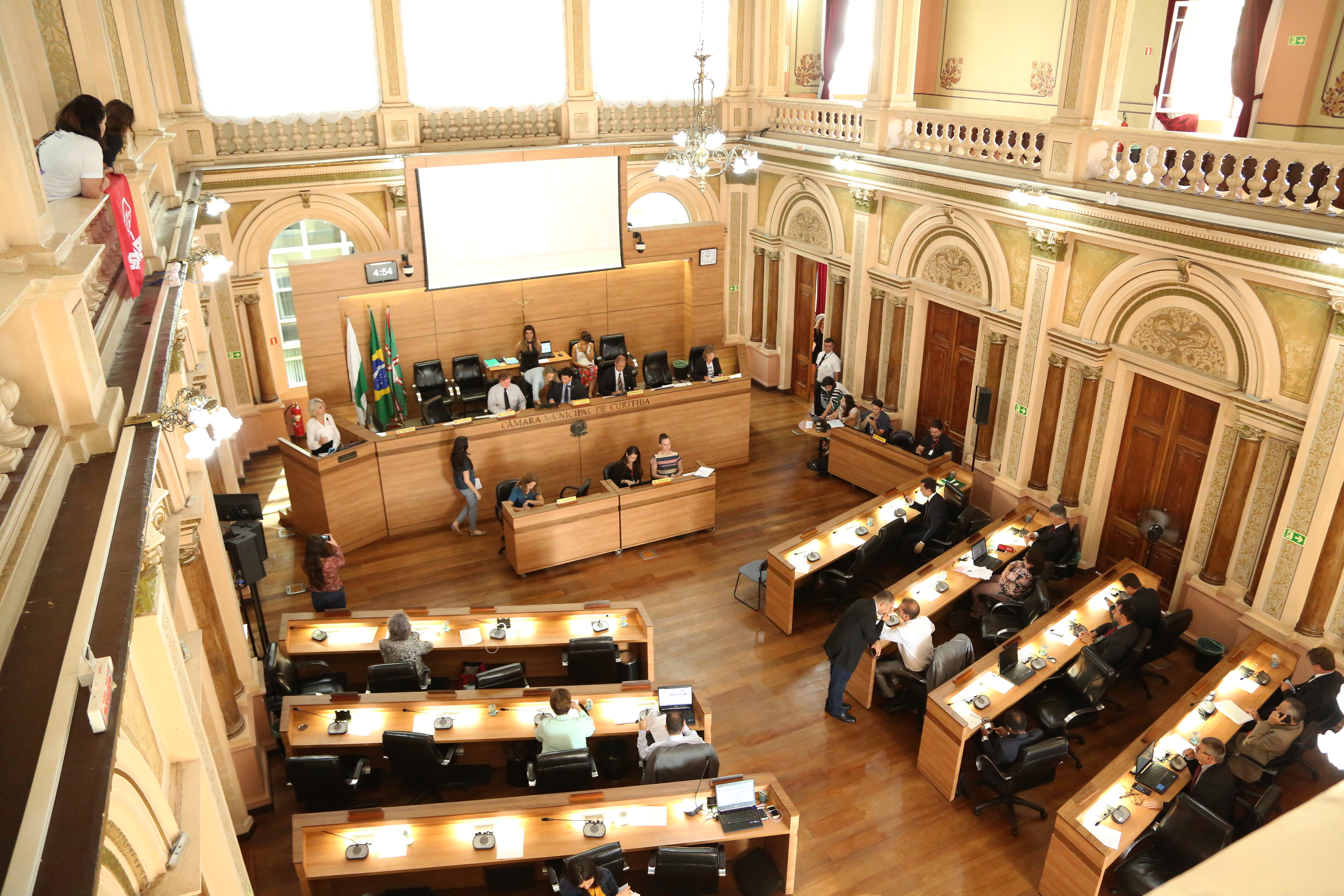 Aprovada flexibilização da contratação por PSS em Curitiba