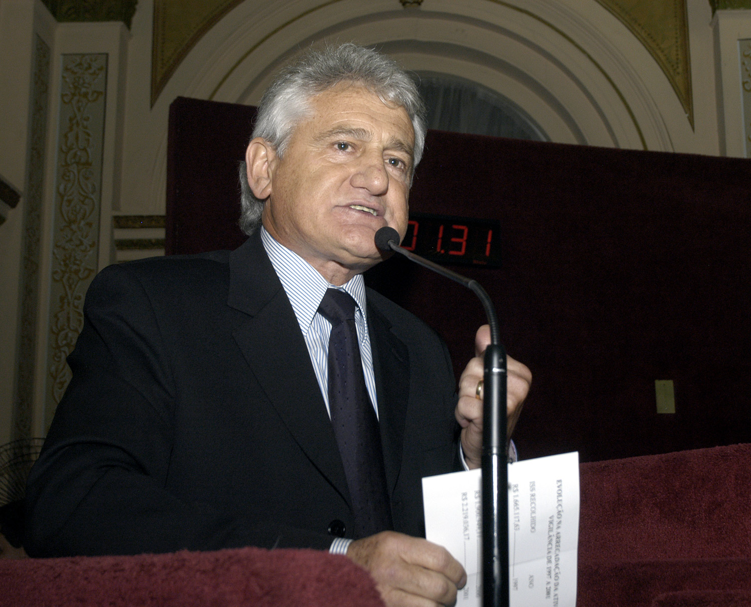 Aprovada redução do ISS para corretoras 