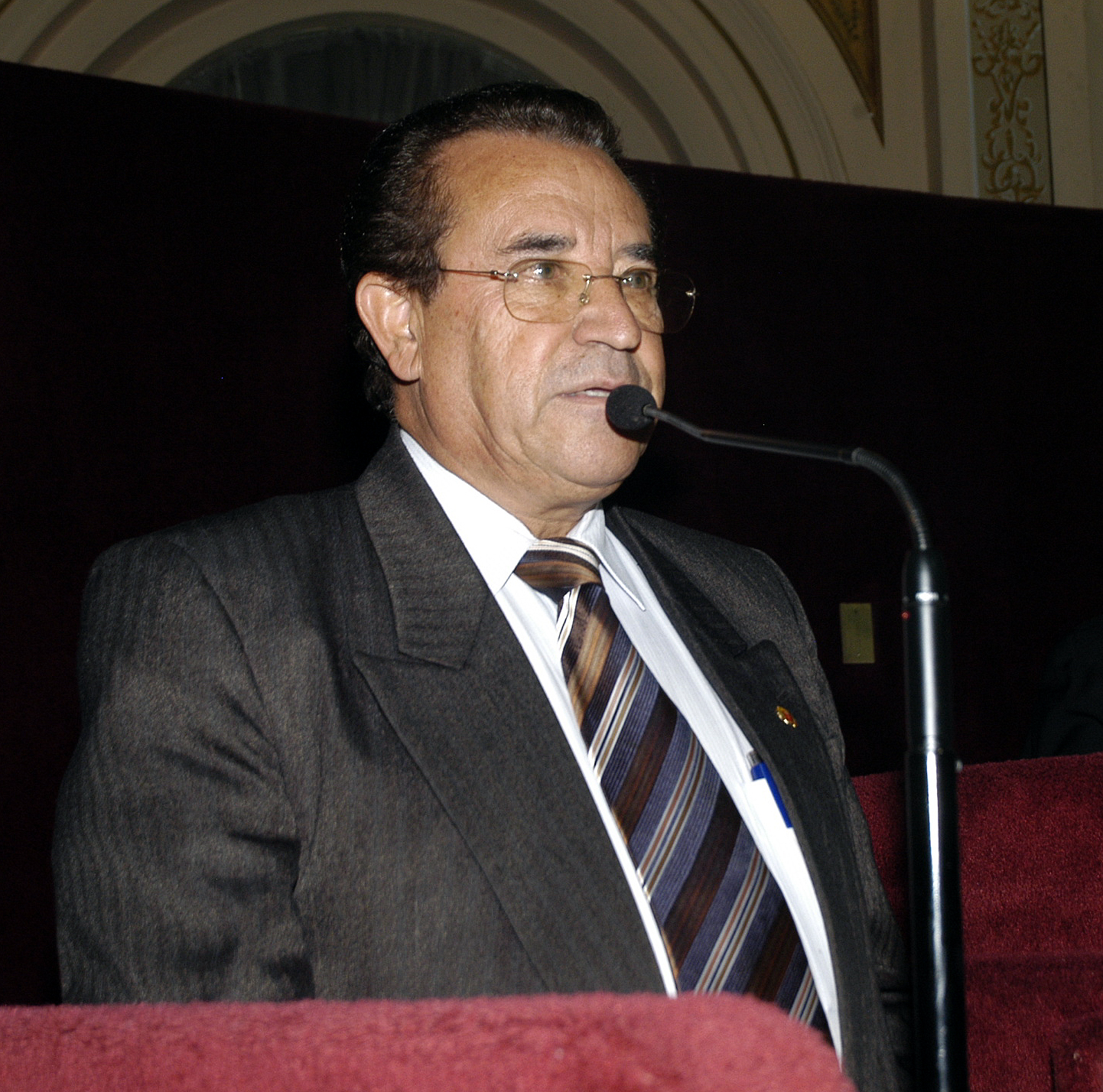 Aprovado em segundo turno projeto sobre uso de capacete 