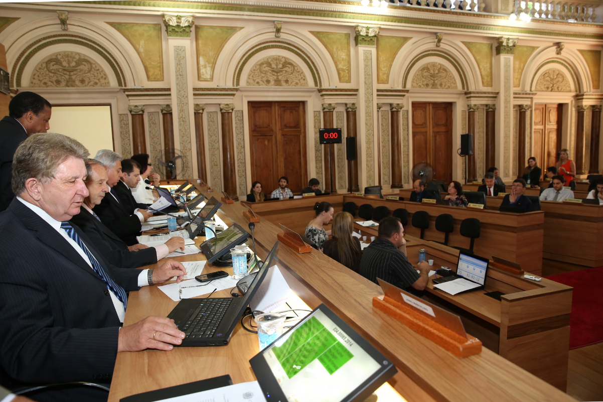 Aprovado projeto que permite renegociação de dívidas